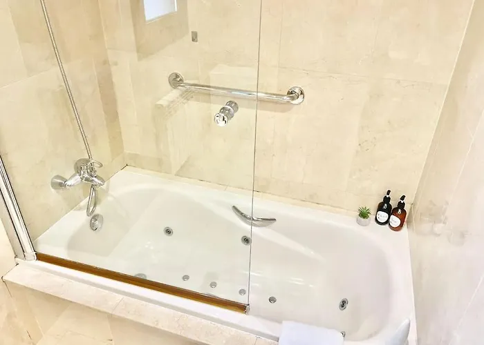 Grossi Centro Garaje * اوفيدو